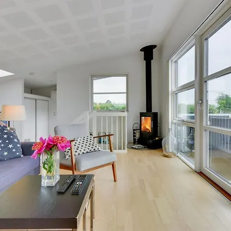 Semesterbostad Maleen - 100m From The Sea By Interhome *